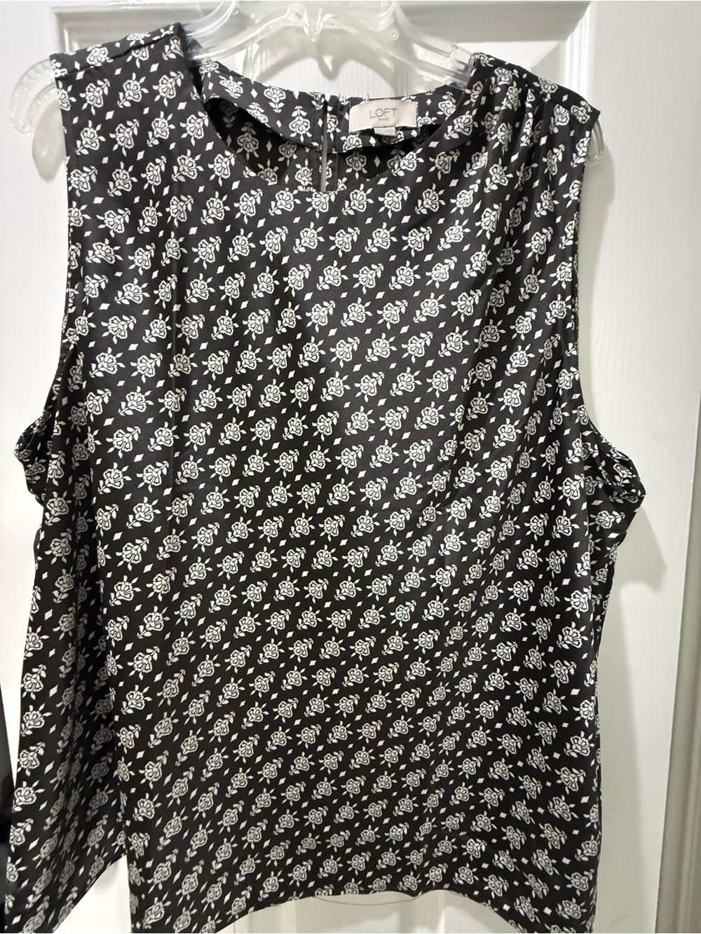 LOFT Black and White Floral Sleeveless Shell